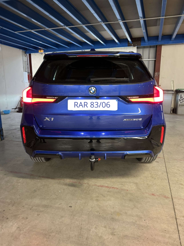 Pose et fourniture d’attelage sur BMW X1 – Dans l'atelier Remorque Attelage Riviera 83/06 à Fréjus ! 