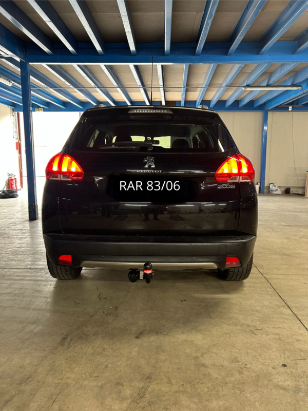 Installation d’un attelage sur Peugeot 2008 à Fréjus – RAR 83/06