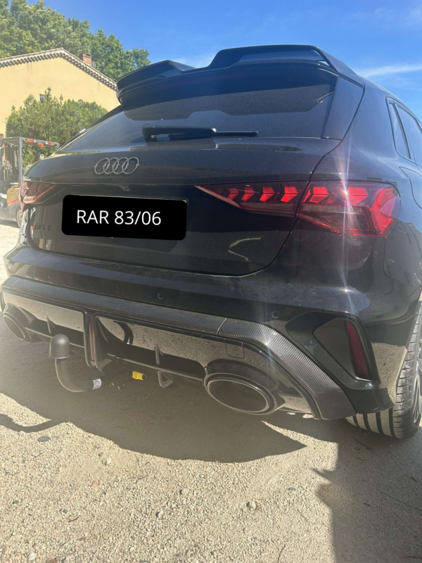 Pose d’attelage invisible sur Audi RS3 2025 à Fréjus – Sans découpes visibles, uniquement chez Remorque Attelage Riviera 83/06