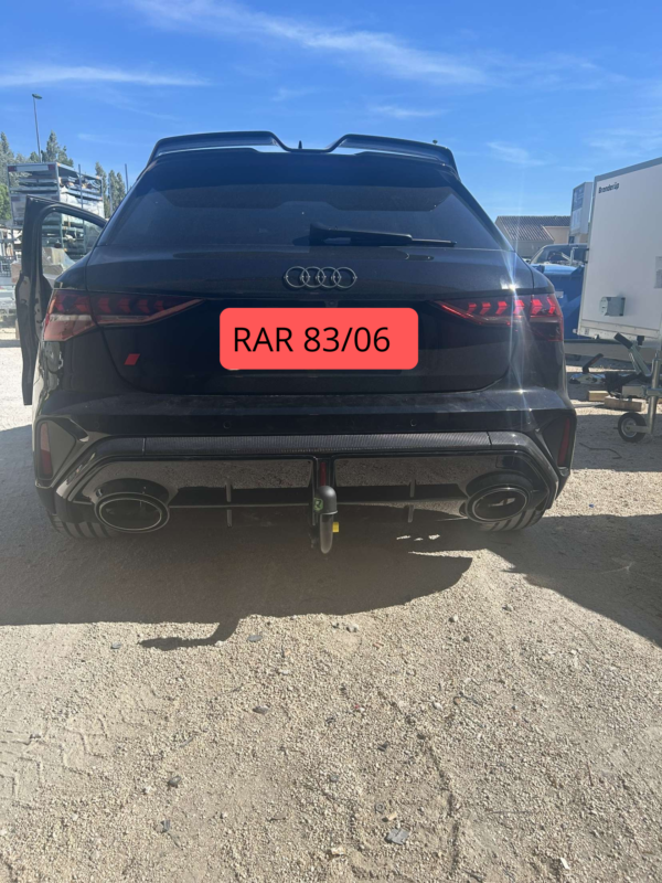 Pose d’attelage invisible sur Audi RS3 2025 à Fréjus – Sans découpes visibles, uniquement chez Remorque Attelage Riviera 83/06 – Image 2