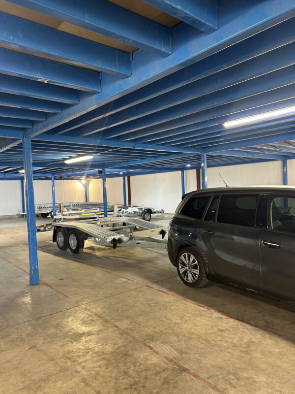 Remorque porte-voiture Martz – Deux pans cassés - PTAC 2700 kgs chez RAR 83/06