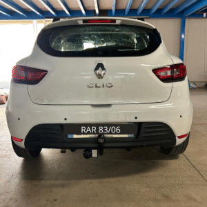 Pose d’attelage Renault Clio à Fréjus : qualité, prix et expertise locale