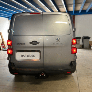 Installation d’attelage sur Peugeot Expert : l’allié des professionnels