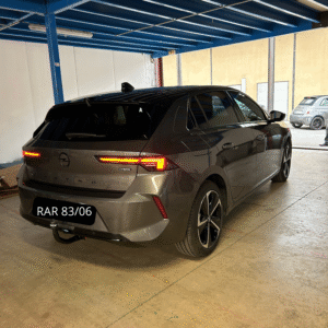 Pose d'attelage Opel Astra dans le Var et les Alpes-Maritimes : une installation sur mesure par Remorque Attelage Riviera 83/06