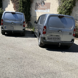 Pose d'attelages sur deux Fiat Doblo neufs à Fréjus (83) – Une préparation réalisée pour une concession automobile